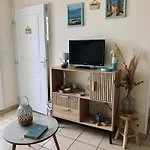 Rez-de-chaussee Entre Dunes Et Ocean *